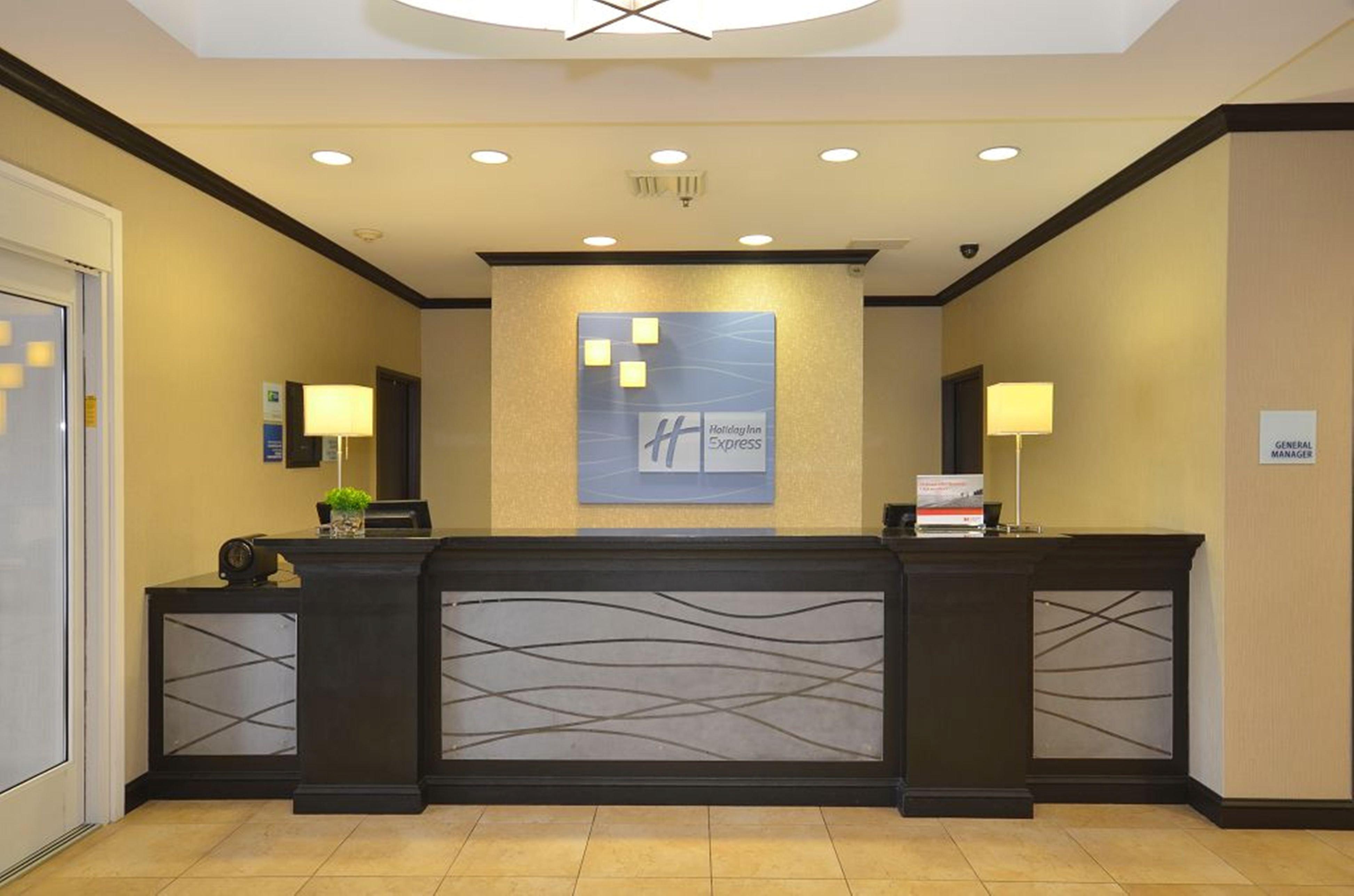 Holiday Inn Express Hotel & Suites Farmington, An Ihg Hotel Exterior photo
